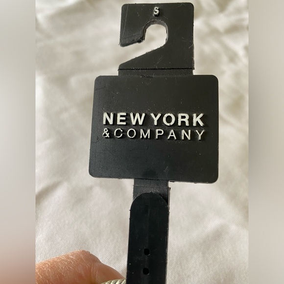 NWT New York & Company Rhinestone Encrusted Buckle Black Leather Belt Size S - Picture 4 of 7